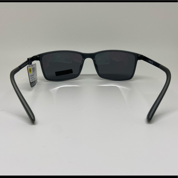 Foster Grant Max Block 100% UVA-UVB Polarized - Picture 8 of 15